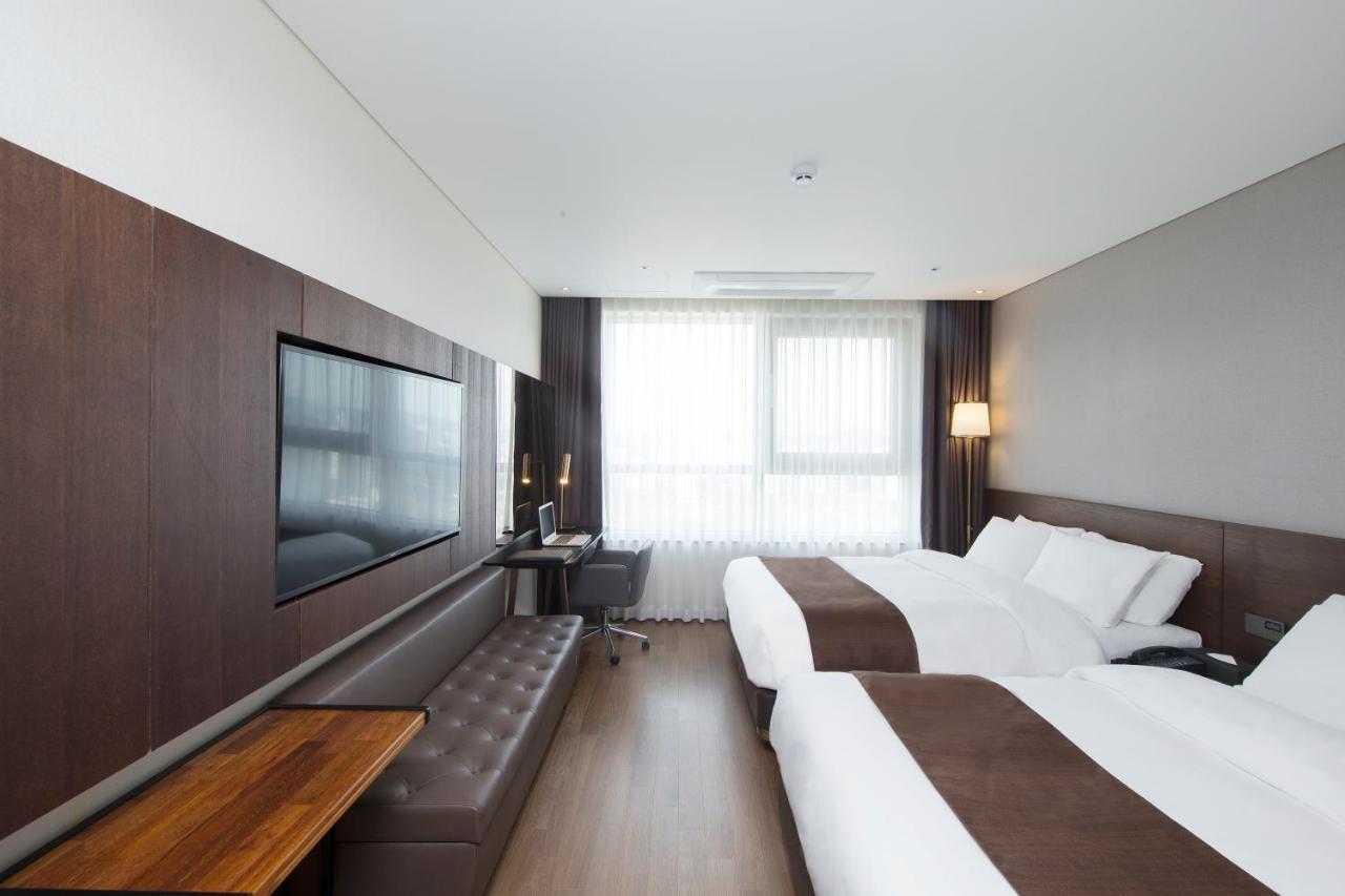 Ramada By Wyndham Daejeon Hotel Buitenkant foto