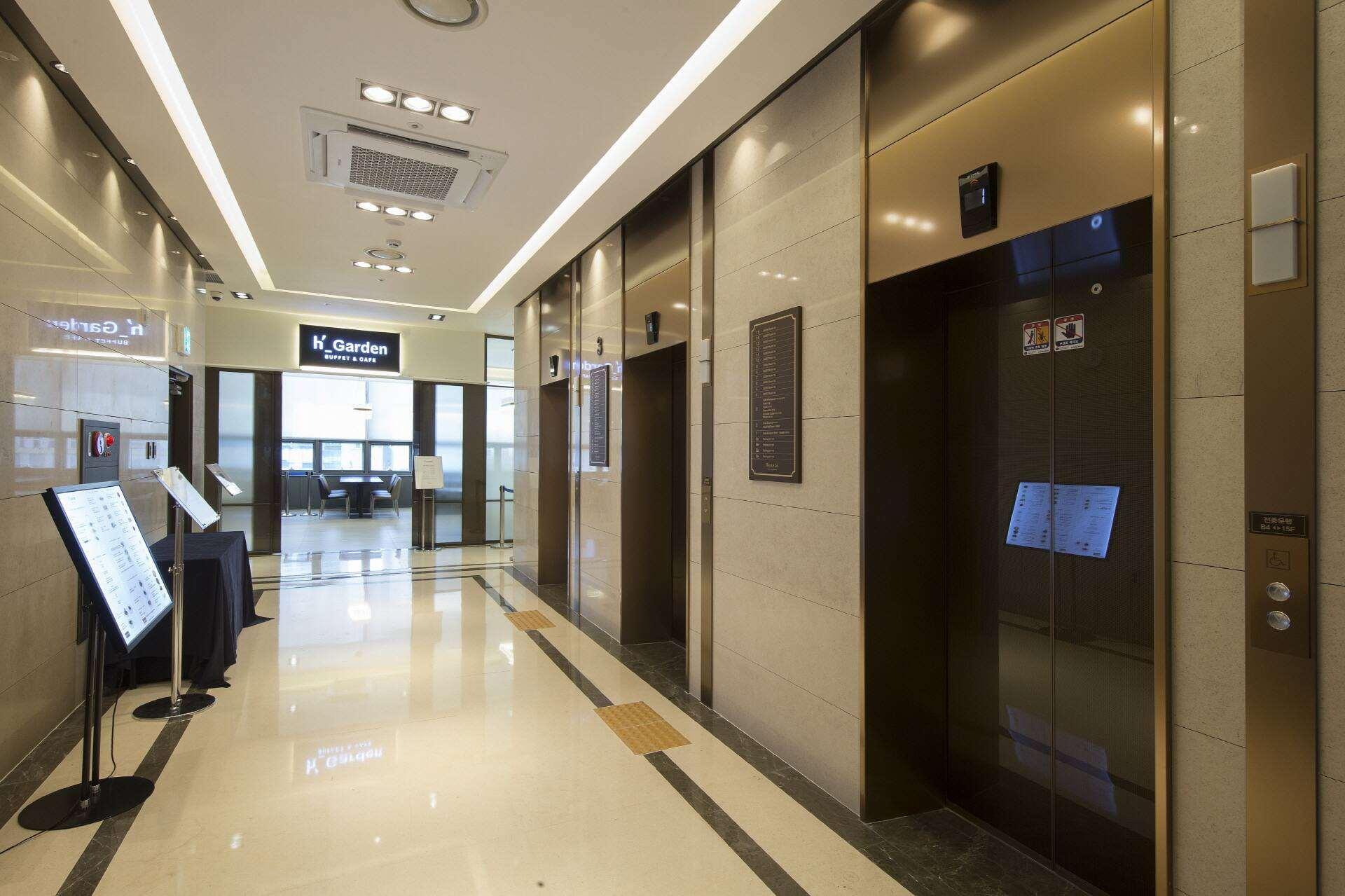Ramada By Wyndham Daejeon Hotel Buitenkant foto