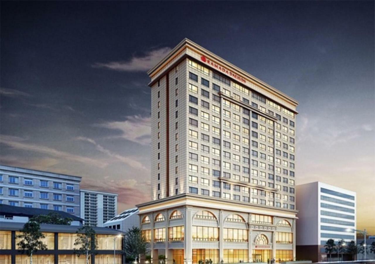 Ramada By Wyndham Daejeon Hotel Buitenkant foto