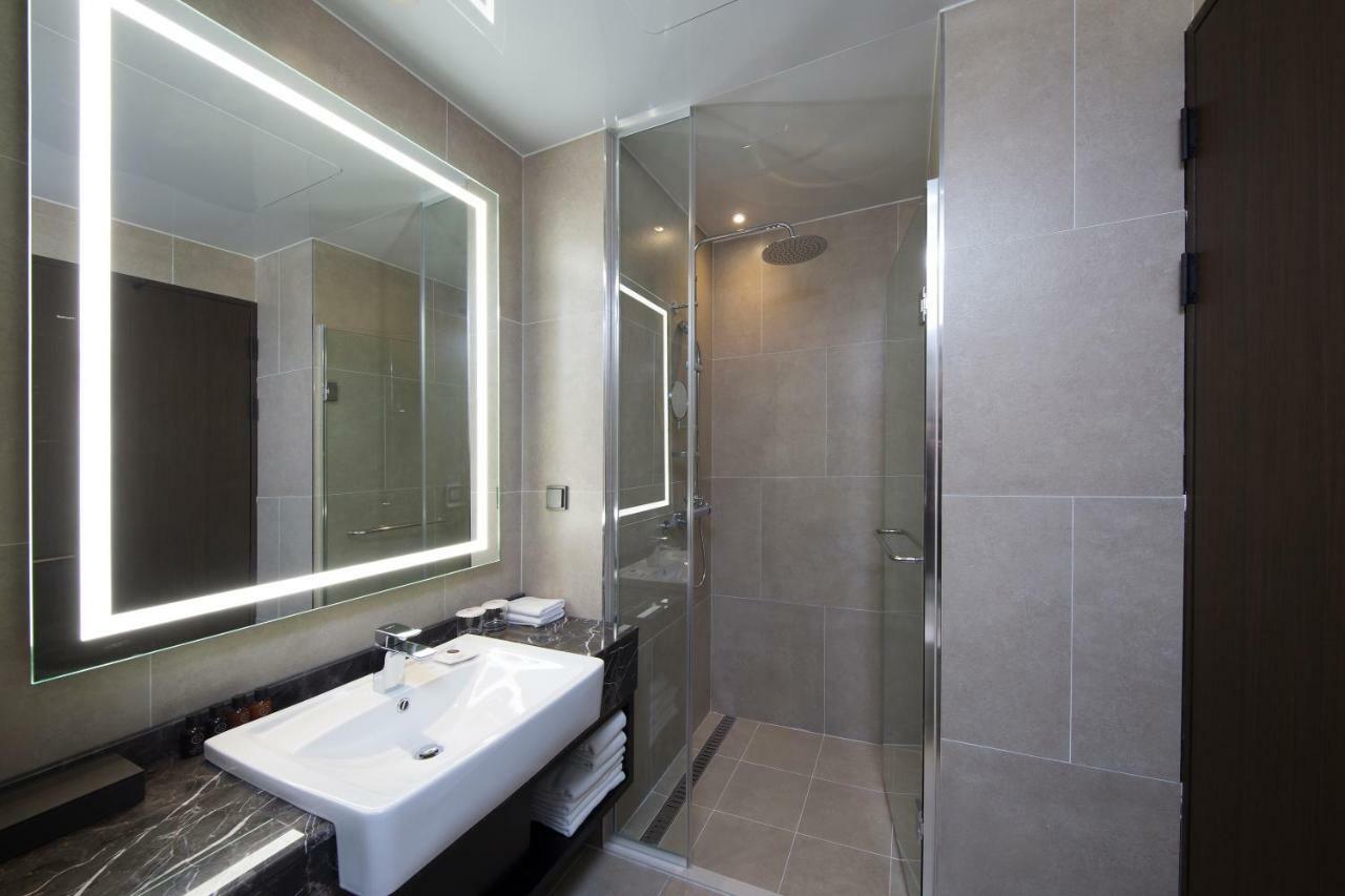 Ramada By Wyndham Daejeon Hotel Buitenkant foto
