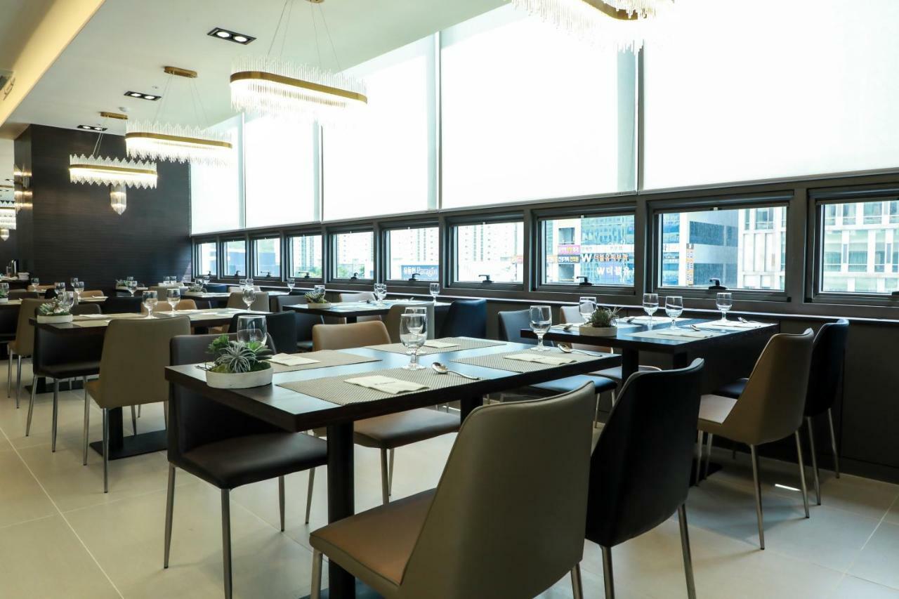 Ramada By Wyndham Daejeon Hotel Buitenkant foto