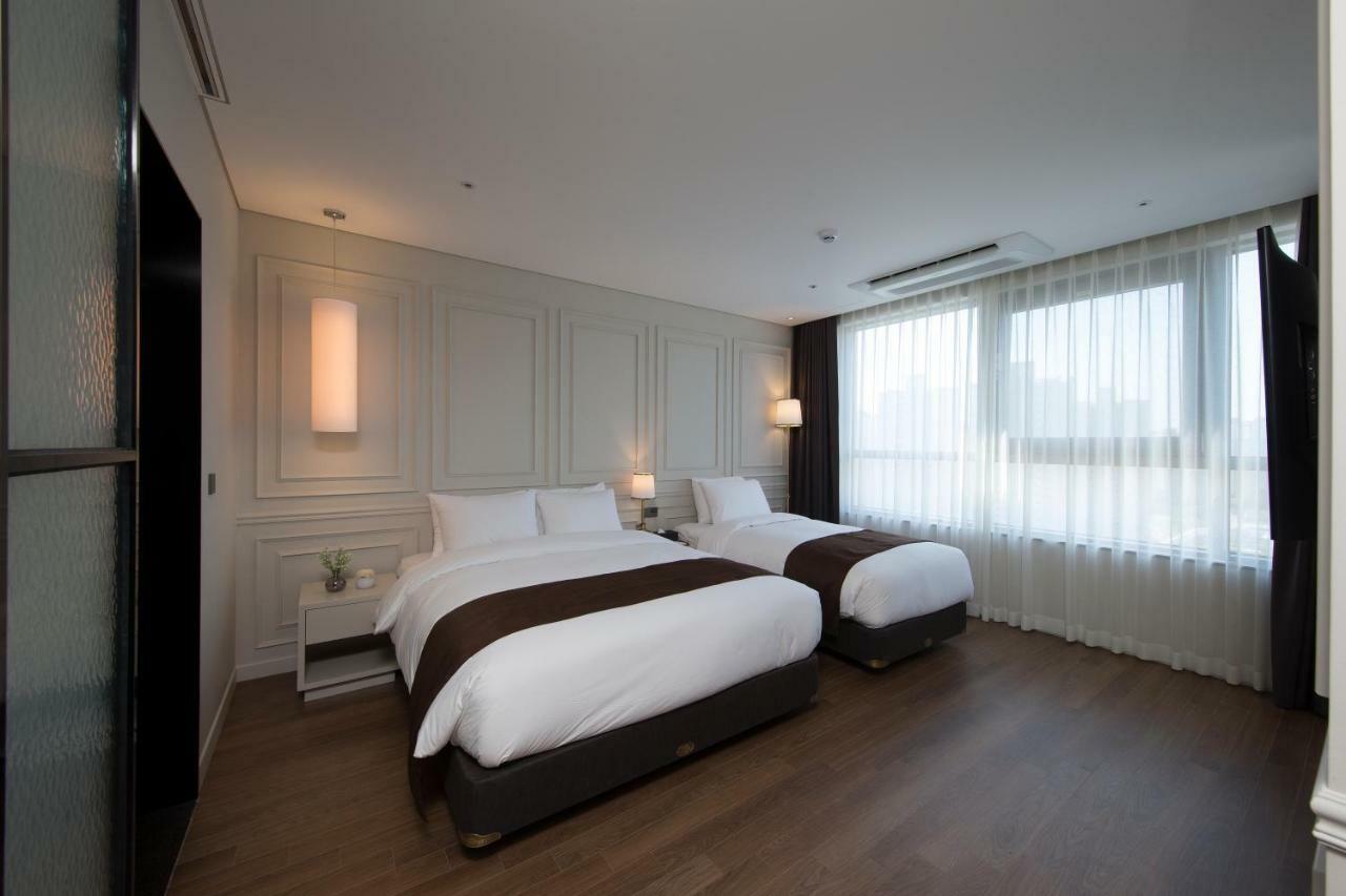 Ramada By Wyndham Daejeon Hotel Buitenkant foto