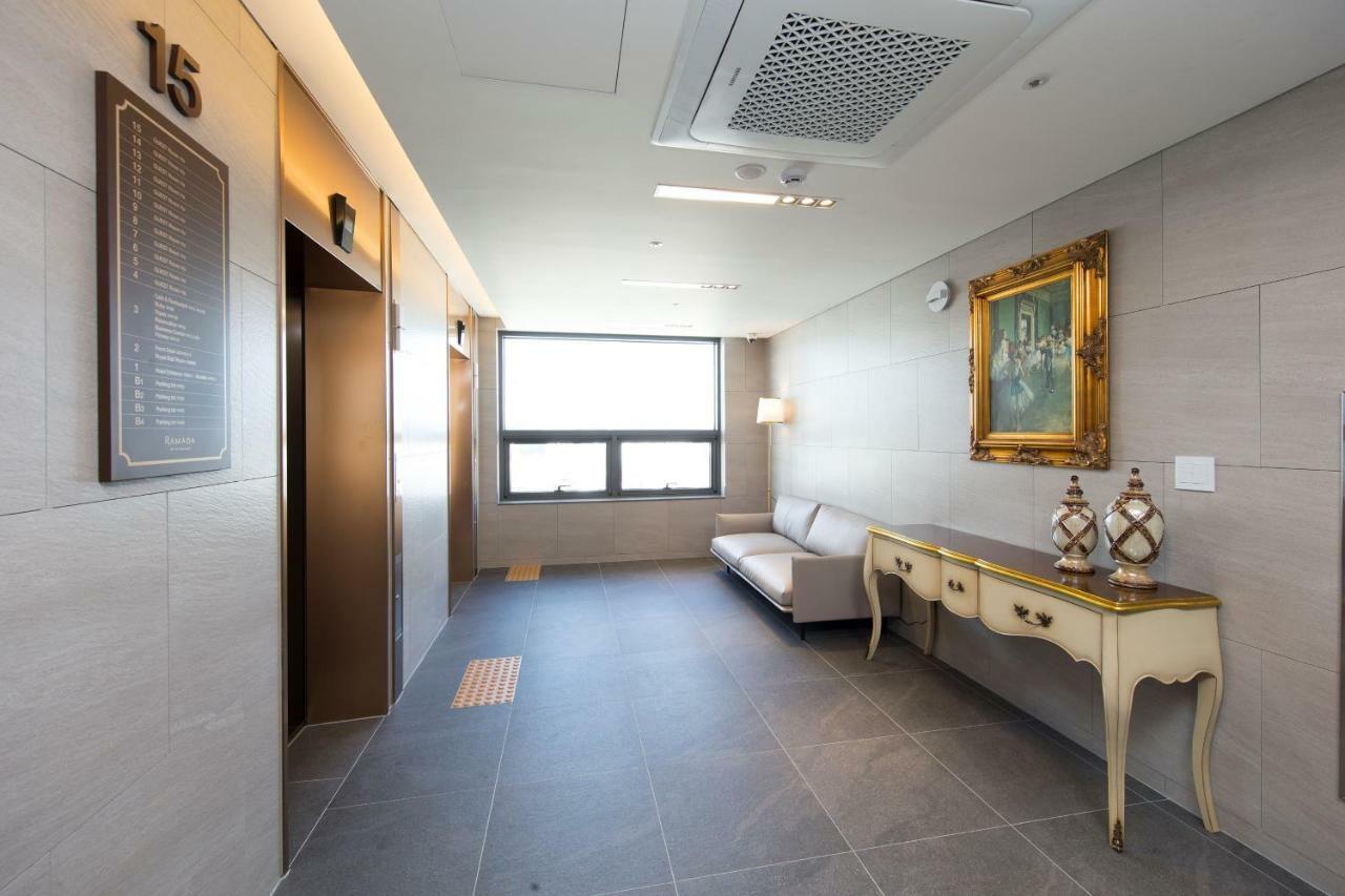 Ramada By Wyndham Daejeon Hotel Buitenkant foto