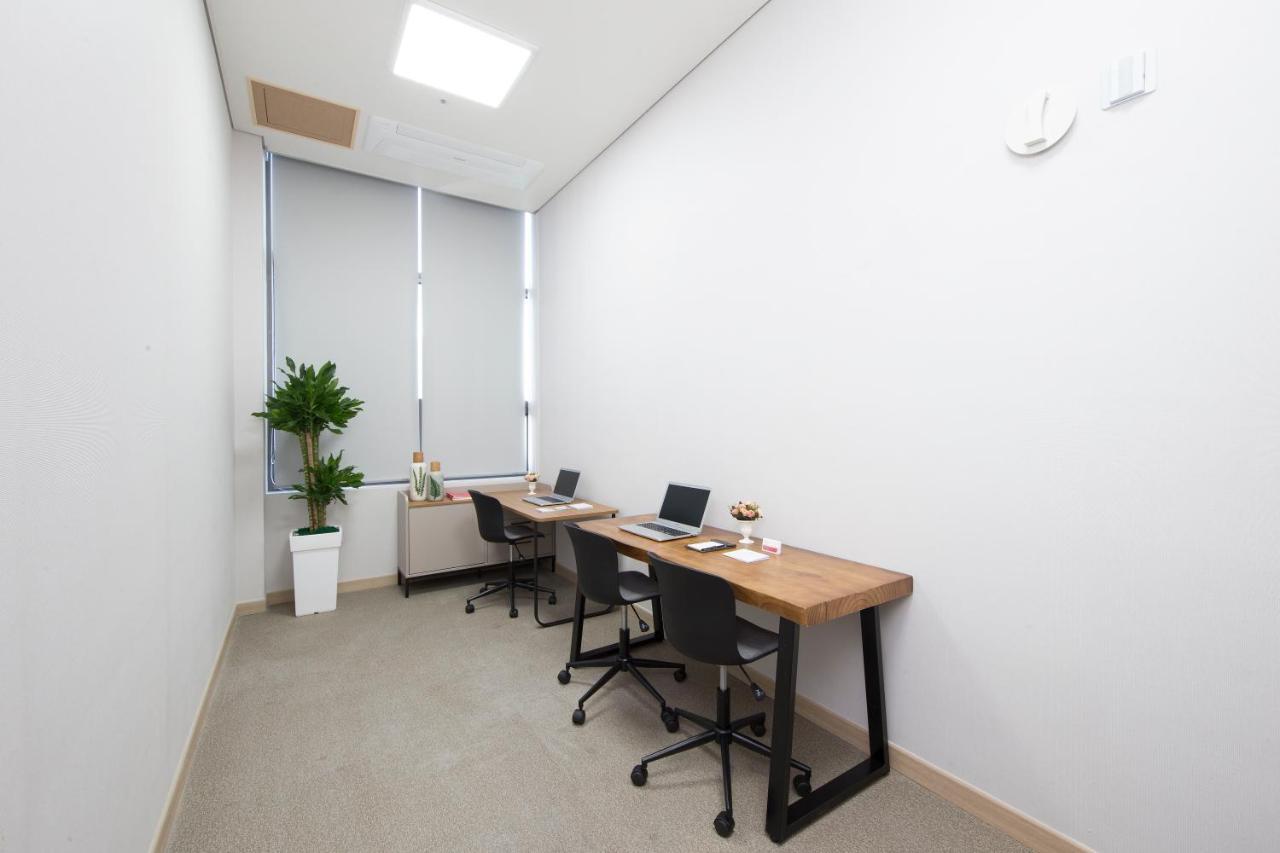 Ramada By Wyndham Daejeon Hotel Buitenkant foto